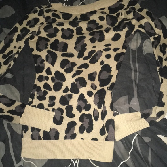 Express cheetah sweater! - Picture 3 of 3